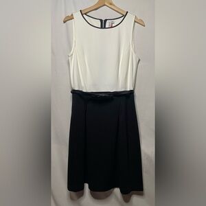 Elle Fresh Blooms Black and White Sleeveless Dress Size 10